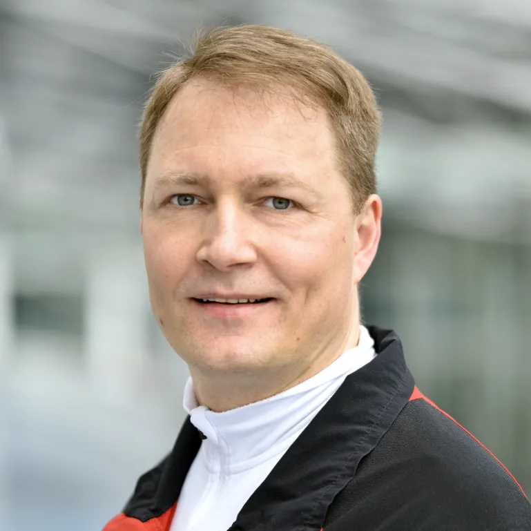 Dr. Sebastian Lang